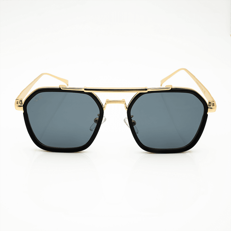 QUE METAL CLUB : MEDIUM