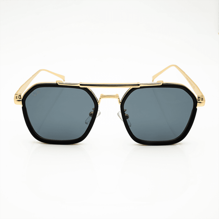 QUE METAL CLUB : MEDIUM