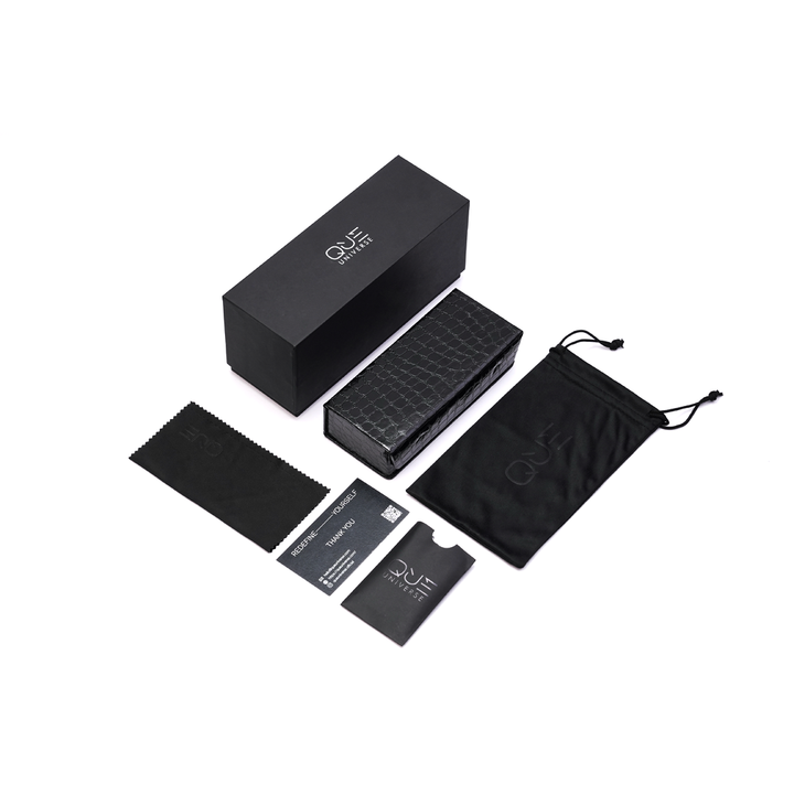 QUE ELANZA : MEDIUM - Que Universe