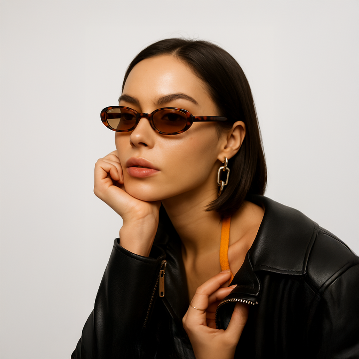 QUE DAZZ: SMALL - Que Universe