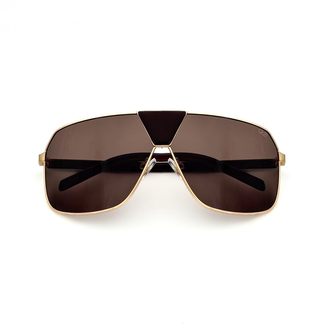 QUE NOVA: MEDIUM - Que Universe