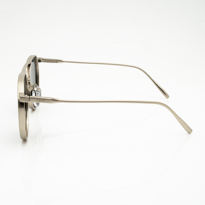 QUE FLIGHT METAL : MEDIUM