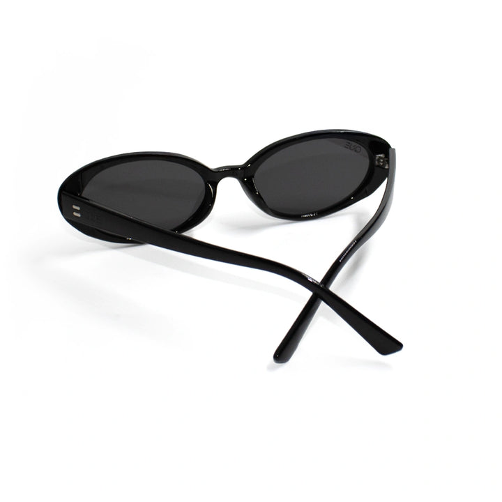 QUE GROOVY - MEDIUM