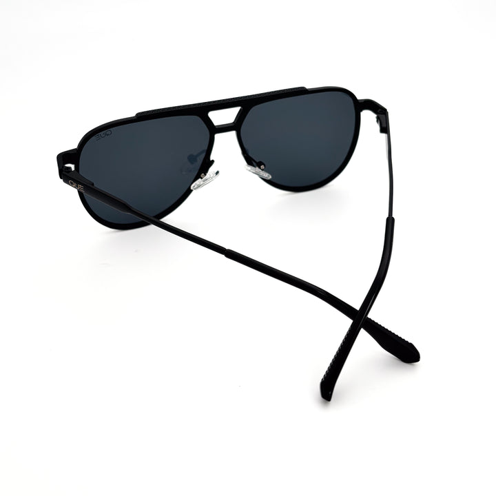 QUE STEALTH: MEDIUM