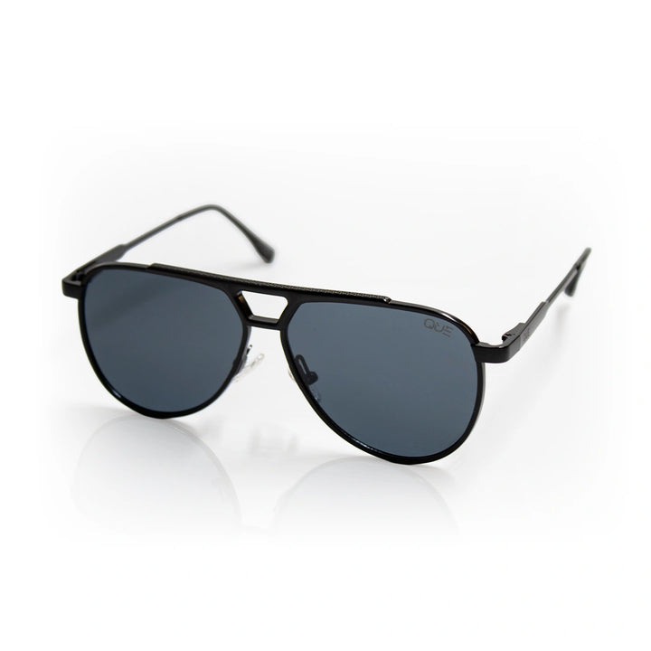 QUE STEALTH - MEDIUM