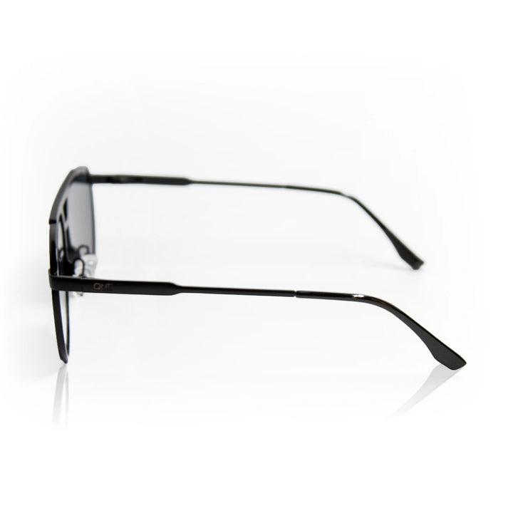 QUE STEALTH - MEDIUM
