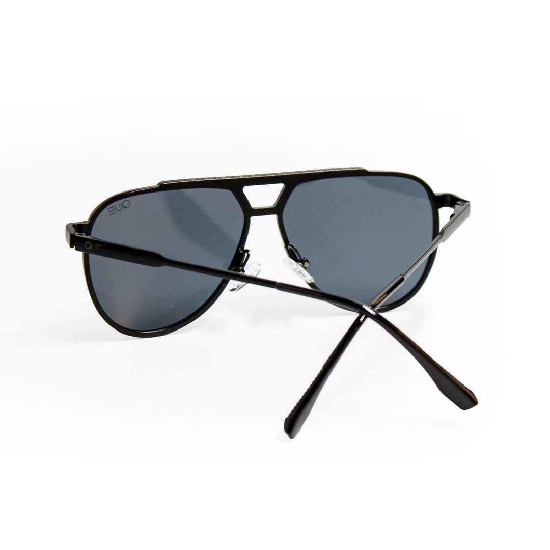 QUE STEALTH - MEDIUM