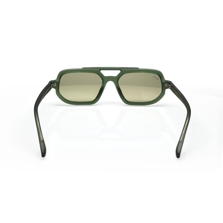 QUE ARANYA - Wayfarer - Que Universe