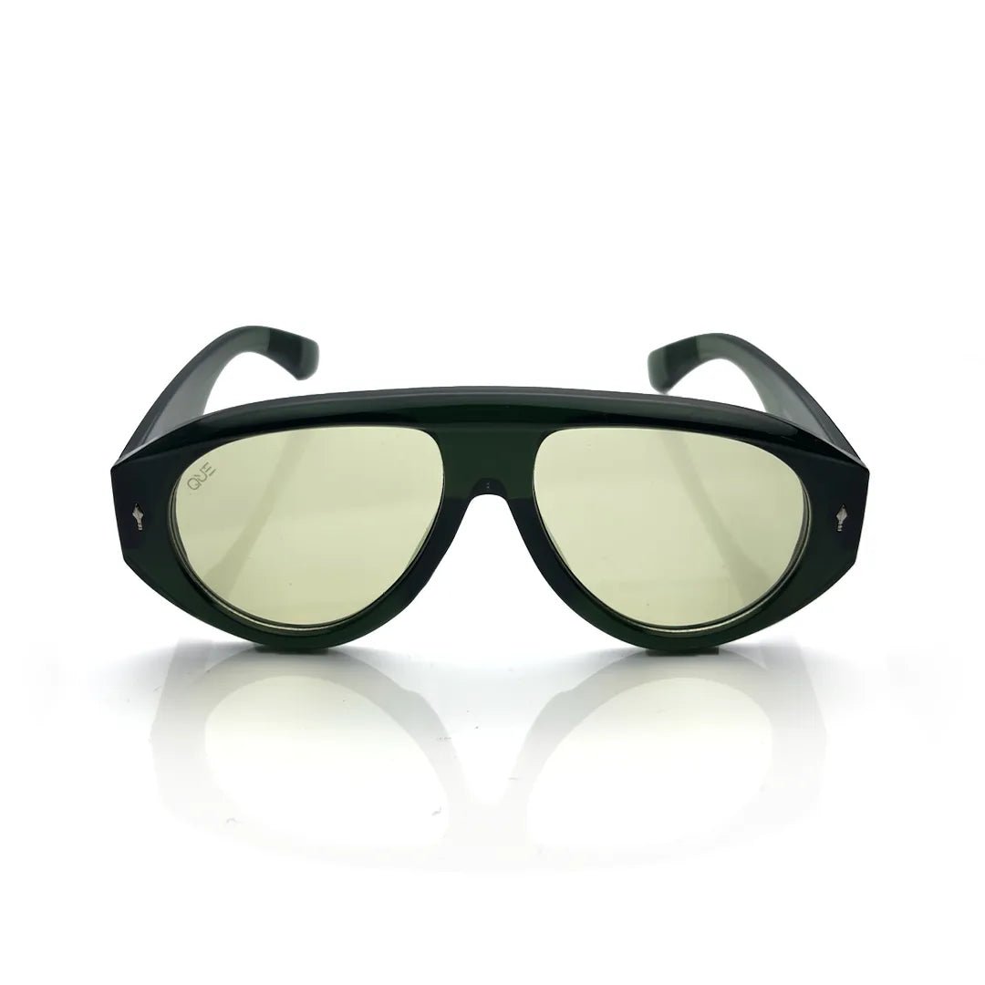 QUE BELA - Aviator - Que Universe