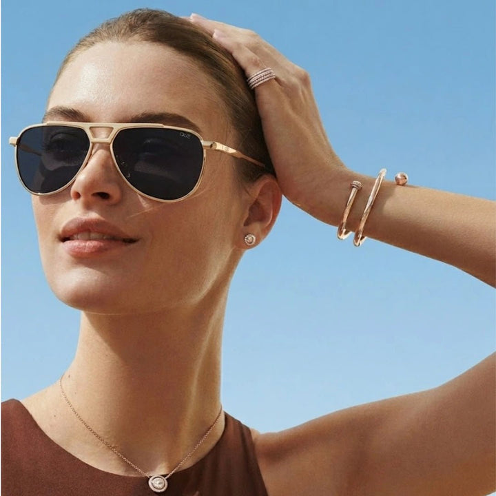 QUE CONTOUR - Aviator - Que Universe