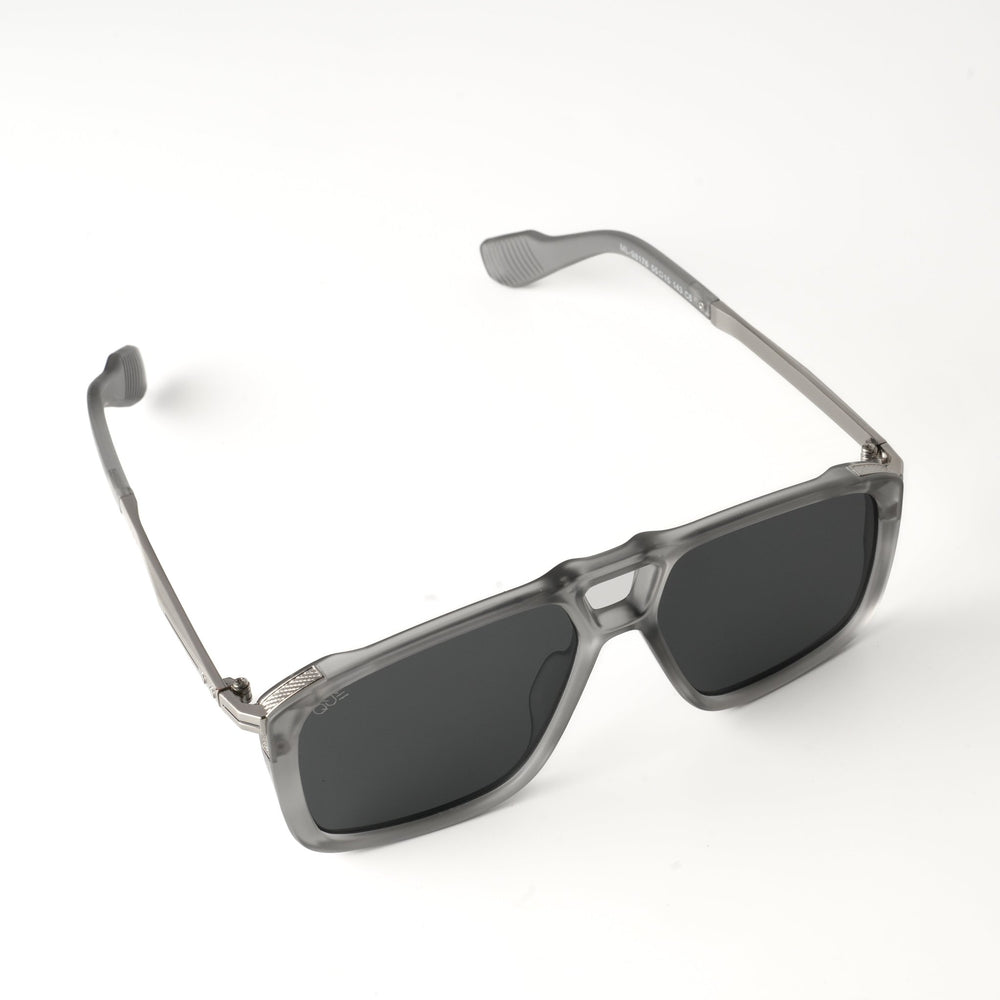QUE GRAPHITE : MEDIUM - Wayfarer - Que Universe