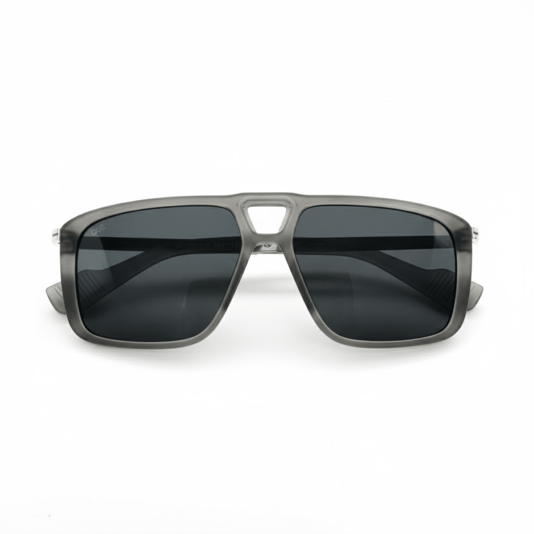 QUE GRAPHITE : MEDIUM - Wayfarer - Que Universe