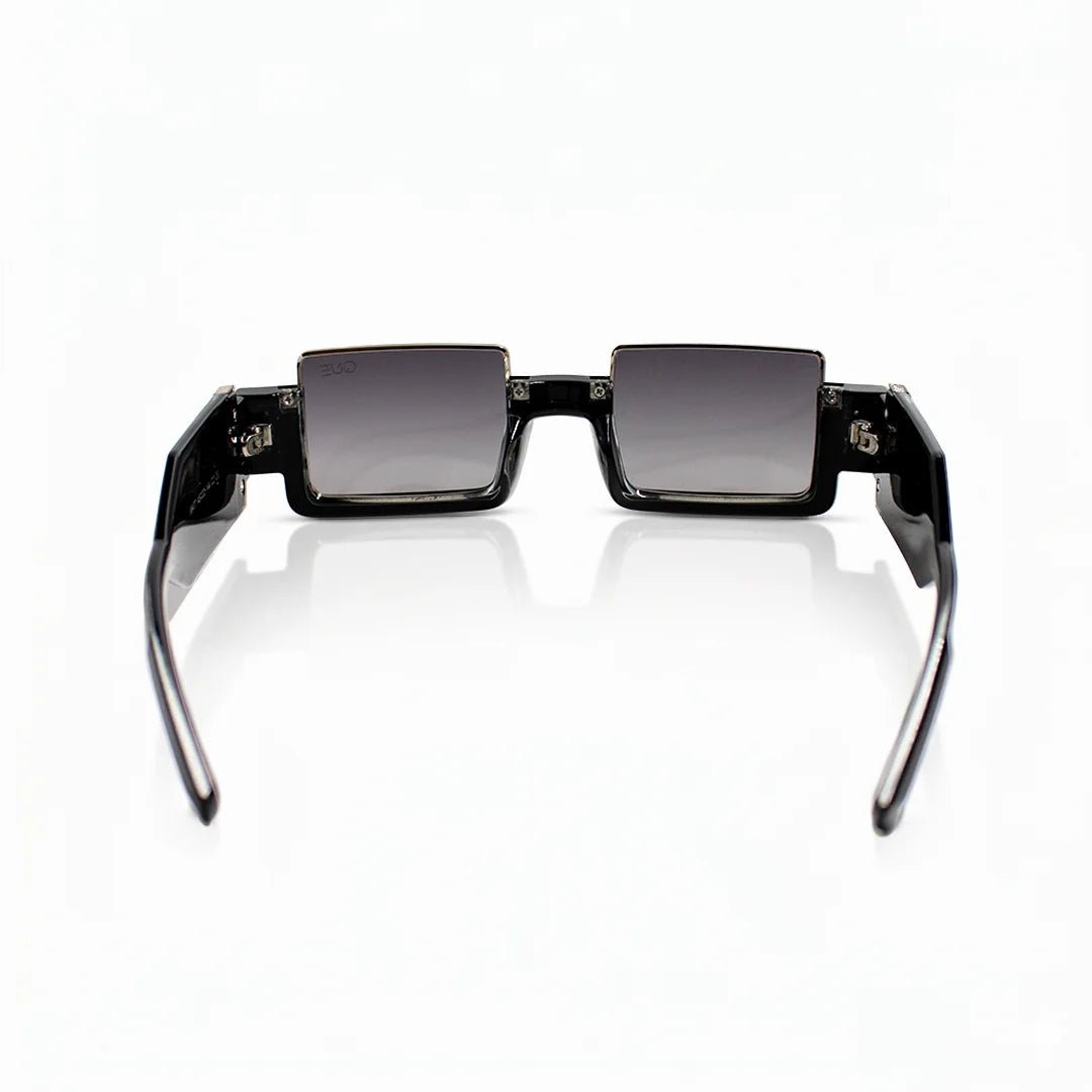 QUE GRID - MEDIUM - Wayfarer - Que Universe