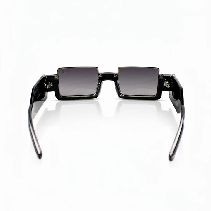 QUE GRID - MEDIUM - Wayfarer - Que Universe