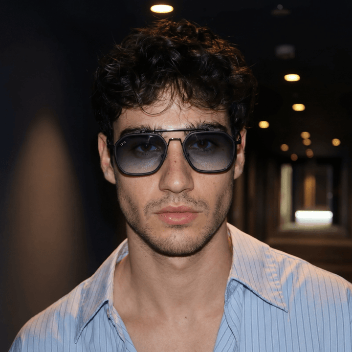 QUE ION - MEDIUM - Aviator - Que Universe