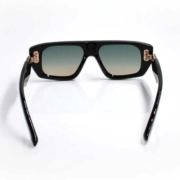QUE MAX - MEDIUM - Wayfarer - Que Universe
