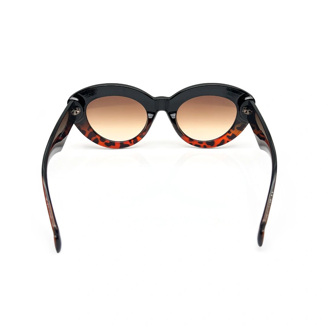 QUE MRIGA - Cat-Eye - Que Universe