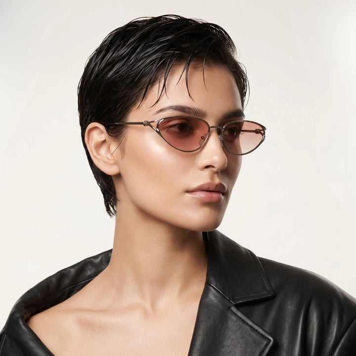 QUE RAGA - Cat-Eye - Que Universe