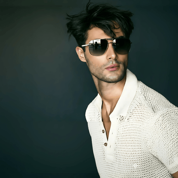 QUE SPRING HINGE : MEDIUM - Aviator - Que Universe