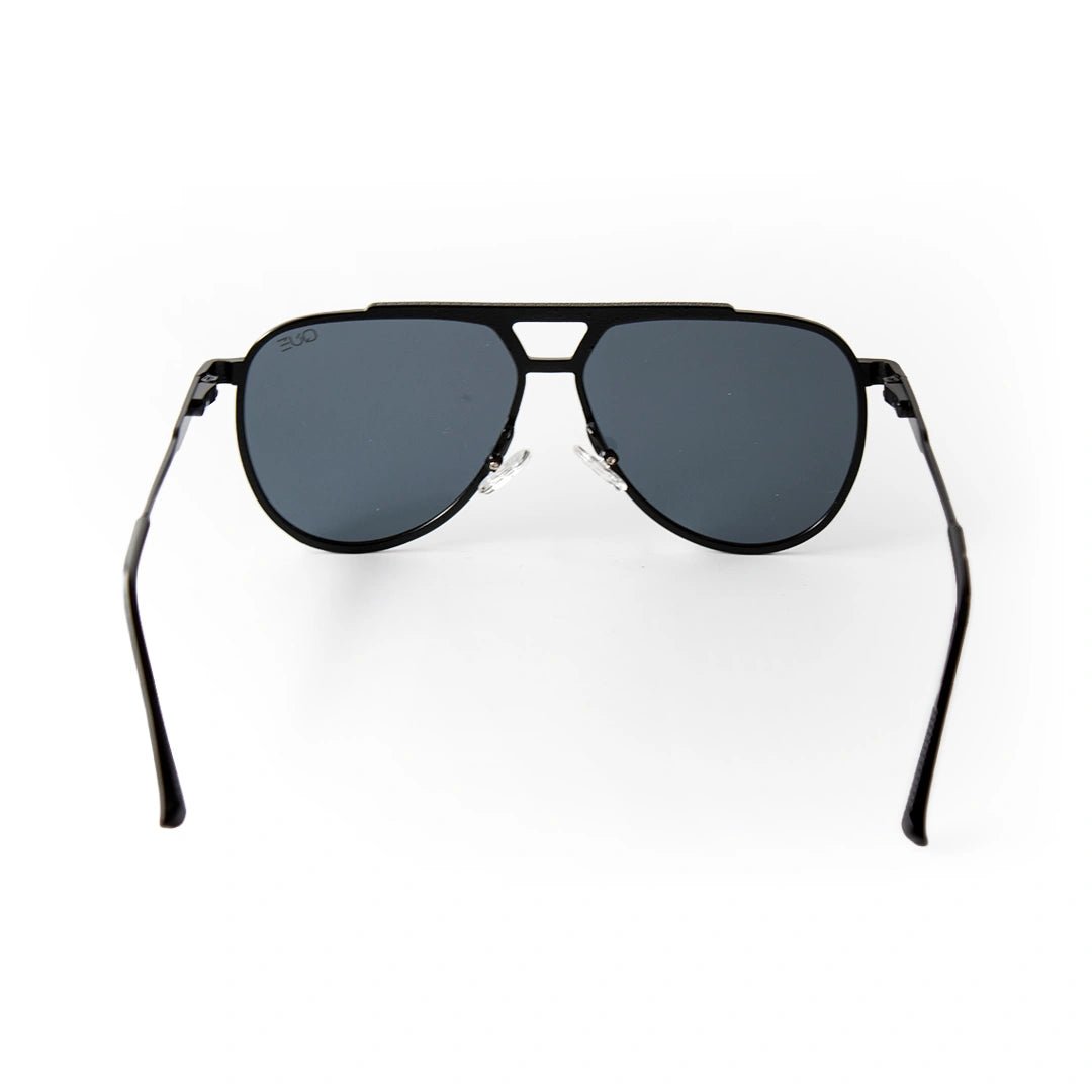 QUE STHIR - Aviator - Que Universe