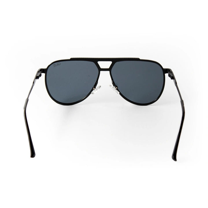 QUE STHIR - Aviator - Que Universe