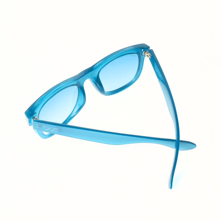 QUE STUDDED SQUARE - Wayfarer - Que Universe