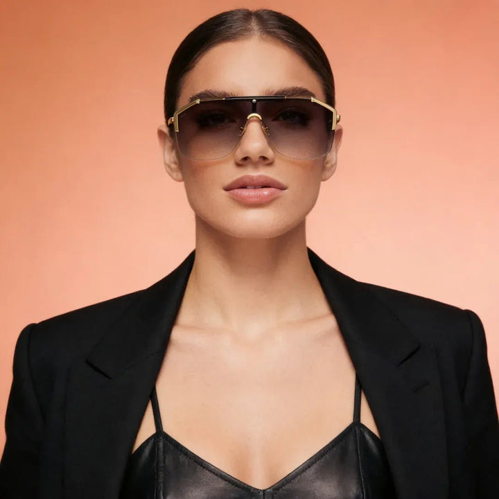 QUE VISHAAL - Aviator - Que Universe
