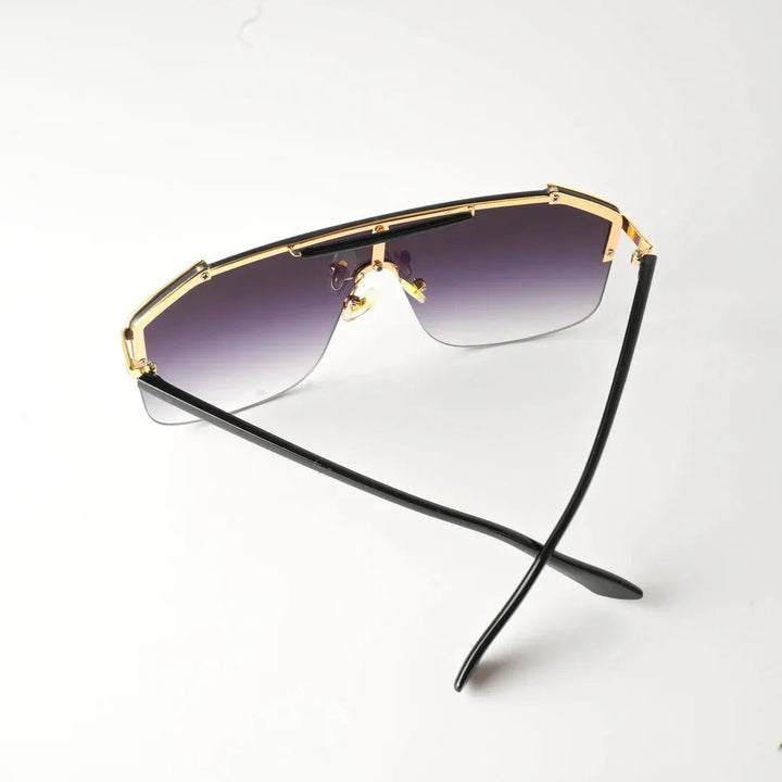 QUE VISHAAL - Aviator - Que Universe