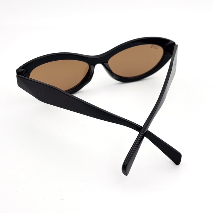 QUE WINK: MEDIUM - Cat-Eye - Que Universe